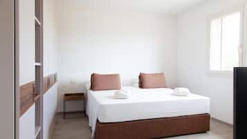 2 bedrooms, desk, soundproofing, iron/ironing board