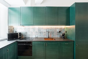 Fridge, microwave, oven, dishwasher