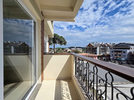 Traditional Apartment | Property grounds