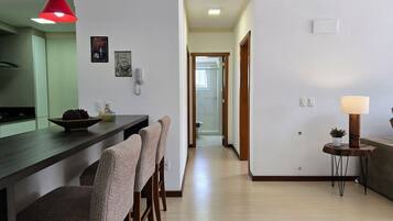 Traditional Apartment | Dining