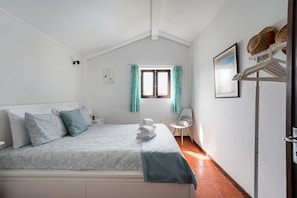 4 chambres, fer et planche à repasser, accès à Internet, literie fournie