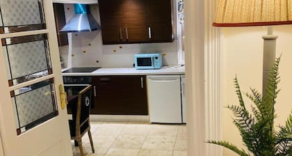 4-bed House in Kildare, Sleeps 8 With Parking
