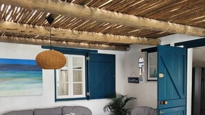 Unclassified image, 4 of 21, button - 5 Bedroomed Fisherman's Cottage in Struis Bay (Struisbaai)