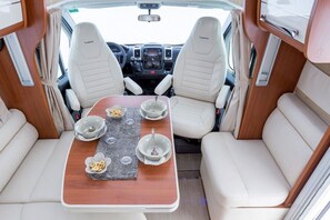Dining - Wohnmobil Alkoven Kea 76 (Laboe)