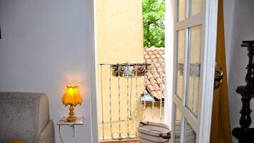 House, 1 Bedroom, Smoking, Fireplace | Interior