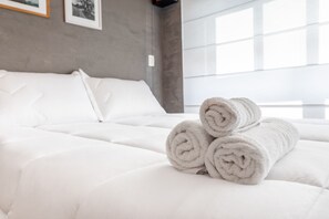 Iron/ironing board, free WiFi, bed sheets - AV1208 Central Studio (São Paulo)