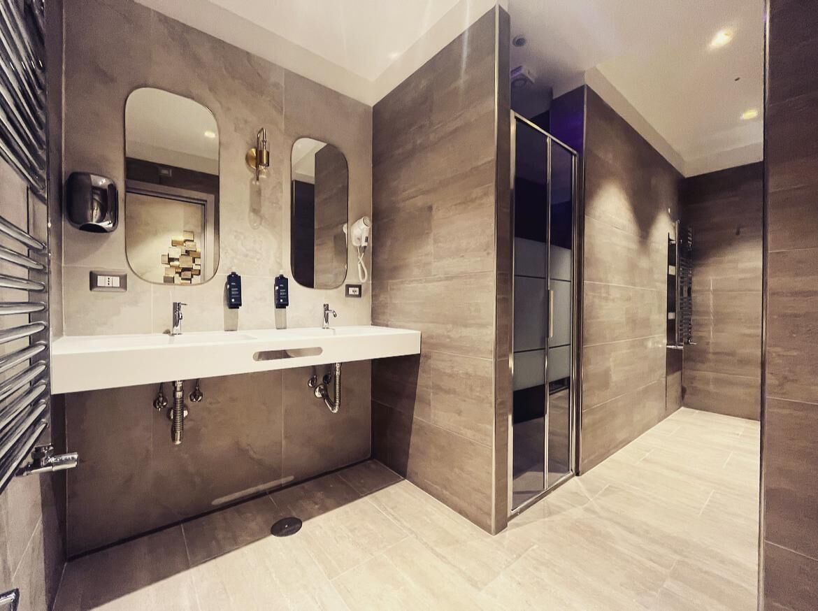 Basic Quadruple Room | Bathroom