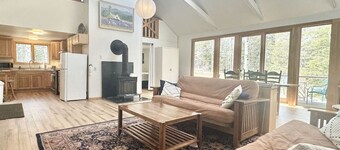 1 BR Home in Quiet Wooded Area in BH! [Art Studio]