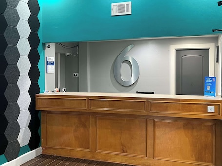 Lobby. Motel 6 Morrilton, AR