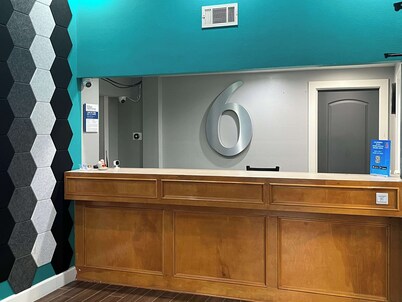 Motel 6 Morrilton, AR