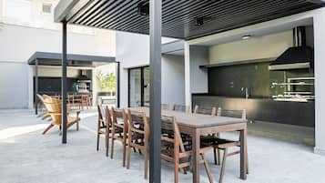 Studio Deluks | Tempat makan outdoor
