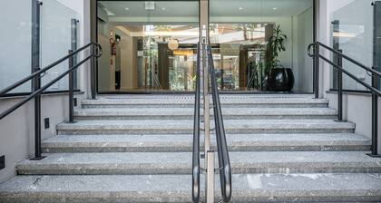 Studios Rio Branco by Viva - Prédio moderno, aptos com cama king-size no centro de Floripa