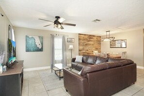 Smart TV, videojuegos, futbolito y libros 