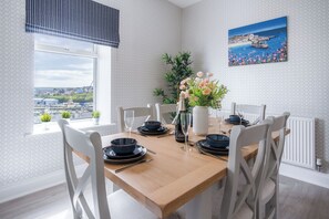 Smart TV - Beach Haven Hideout - 2 Bedroom - Milford Haven (Milford Haven)
