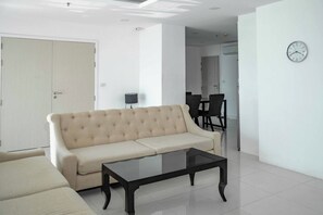 Apartemen Superior, 2 kamar tidur, pemandangan laut | Area keluarga | TV layar datar