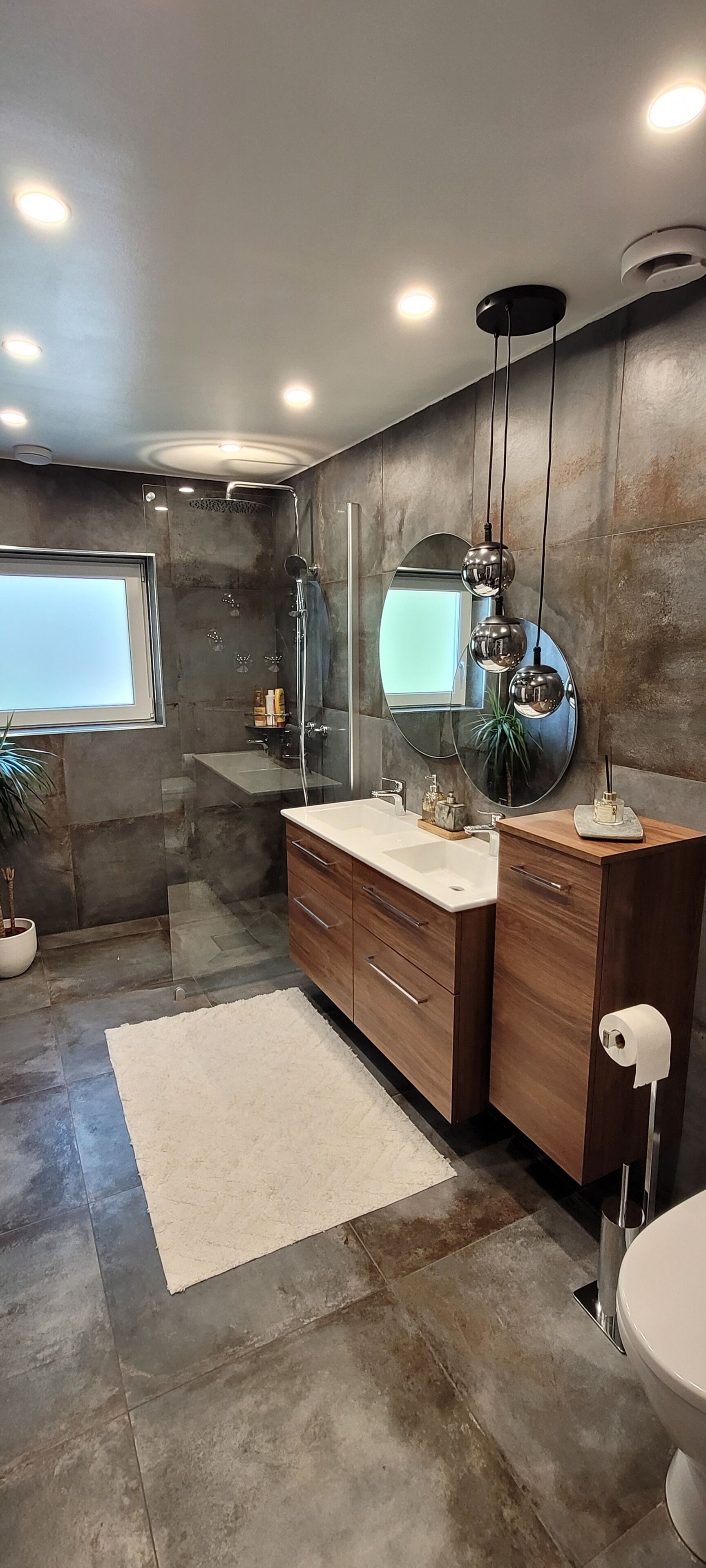 Shower, towels, soap, toilet paper