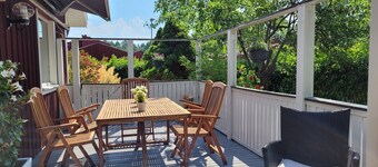 Cheerful 4-bedroom villa with a big cozy garden