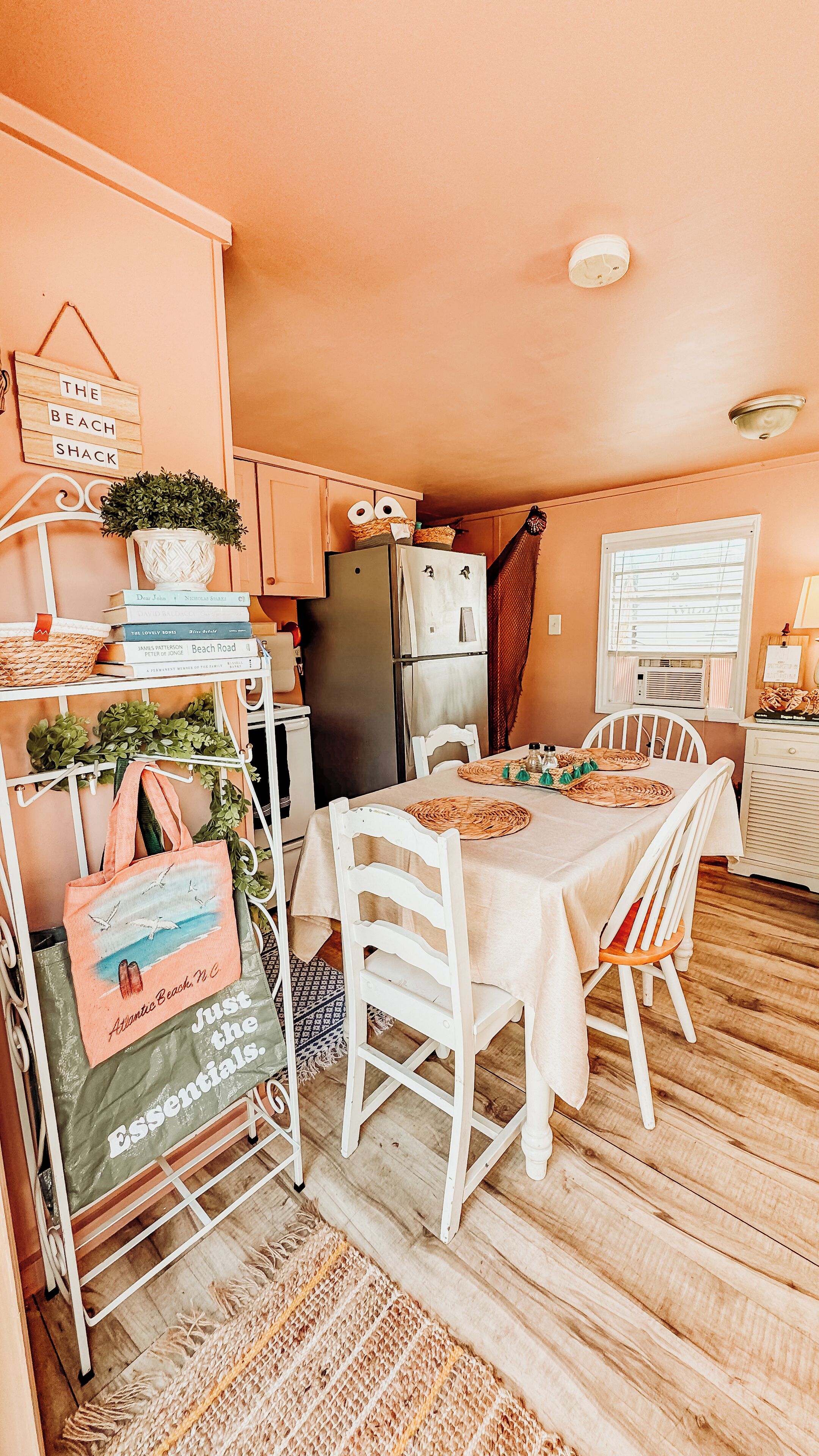 The Beach Shack - walking distance to beach, shops, and restaurants.