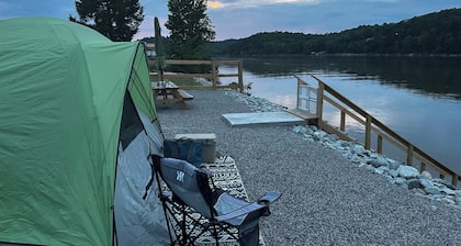 THE GRAND VIEW.
Beautiful RV lot on the banks of the Kentucky Lake/TN River.