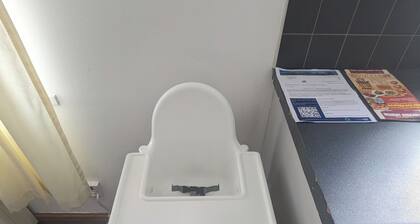 The Apartment at Chalk House - 2 Bedrooms - 2 Double Beds - 1 Single Bed - 1 Cot