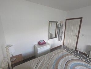 2 Schlafzimmer, Bügeleisen/Bügelbrett, Reisekinderbett, kostenloses WLAN