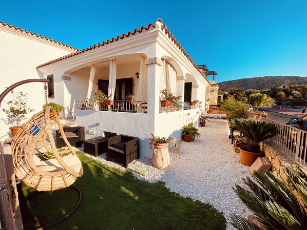 Terrace/patio - Cozy cottage in Tanaunella (Tanaunella)