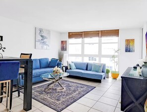 Smart TV - Beautiful one bedroom 1.5ba, Min 4 moths in the center of Miami Beach. (Miami Beach)