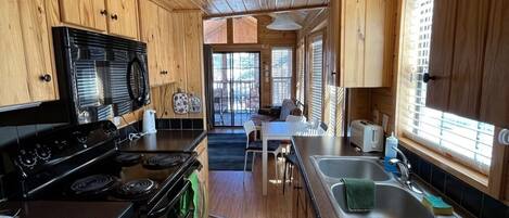 Refrigerador, microondas, horno, cafetera/tetera