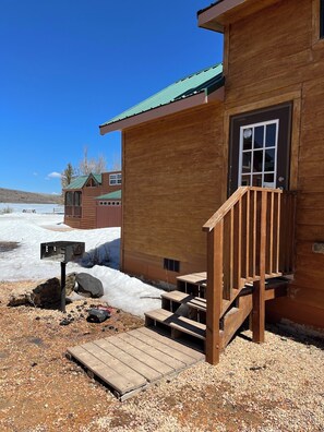 Exterior - Cabins by Panguitch Lake: Where Rustic Charm Meets Amazing Fishing! (Panguitch)
