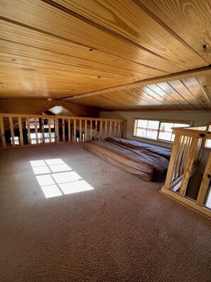 1 bedroom, Internet, bed sheets - Cabins by Panguitch Lake: Where Rustic Charm Meets Amazing Fishing! (Panguitch)