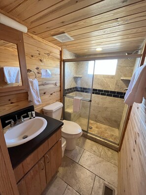 Shower, towels - Cabins by Panguitch Lake: Where Rustic Charm Meets Amazing Fishing! (Panguitch)