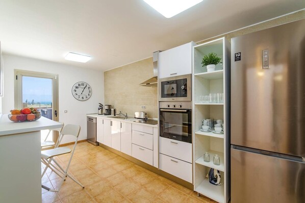 Microones, rentaplats i cafetera i tetera 