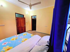 2 bedrooms, iron/ironing board, WiFi, bed sheets - Brian Apartment  (Dar es Salaam)