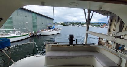 Relaxing Live-Aboard Boat Moored in Seattle's Famous Lake Union