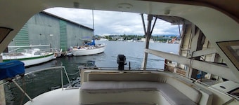 Relaxing Live-Aboard Boat Moored in Seattle's Famous Lake Union