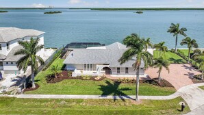 Unclassified image, 4 of 40, button - 451 Pepperwood Court (Marco Island)