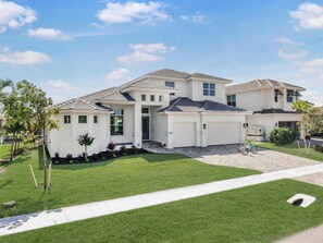 獨棟房屋, 多張床 (2024 Monsterrat model waterfront home) | 外觀