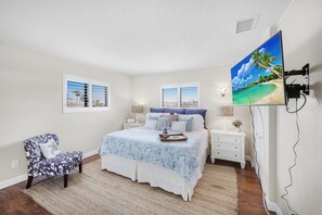 Condo, varias camas (Central condo with pool and short wal) | 2 habitaciones