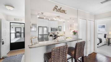 Condo, Multiple Beds (Central condo with pool and short wal) | Private kitchen