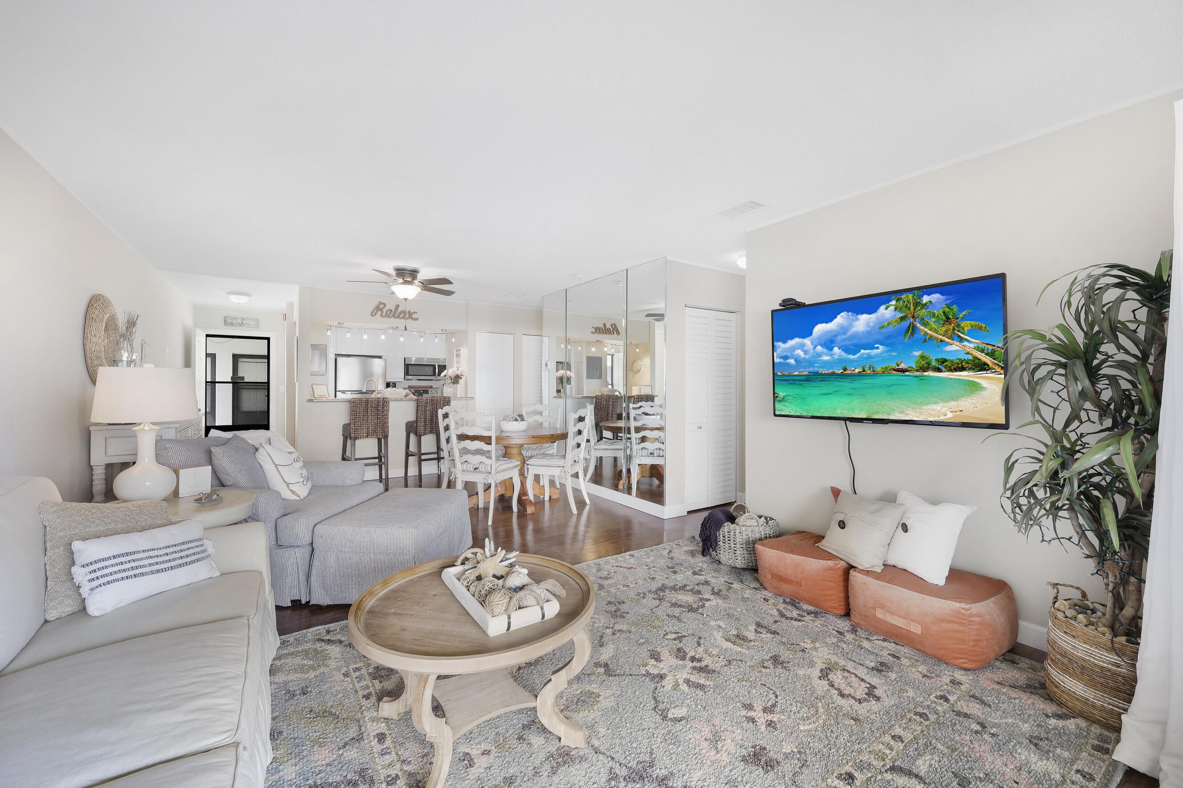 Condo, Multiple Beds (Central condo with pool and short wal) | Living area