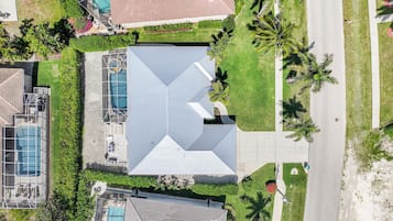 House, Multiple Beds (Coastal home with pool/spa and steps ) | Exterior