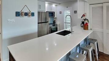 Condo (3 Bedrooms) | Property amenity