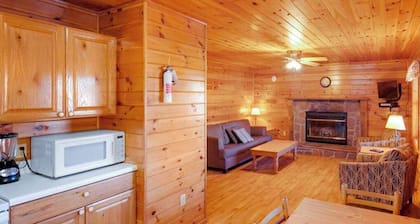 Lake View Bliss: 2-Bedroom Cabin on Enchanting Dale Hollow Lake #6!