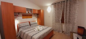 2 chambres, fer et planche à repasser, Wi-Fi, literie fournie