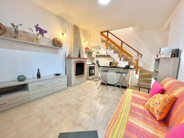 TV, fireplace, stereo