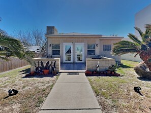 Front of property - Island Cabana by Silver Sands Vacation Rentals (Port Aransas)