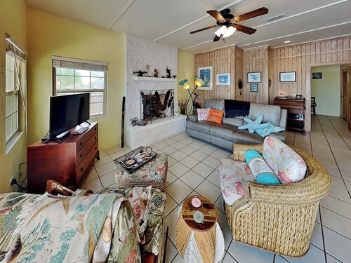 Island Cabana by Silver Sands Vacation Rentals