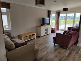 Cabin | Living area | TV