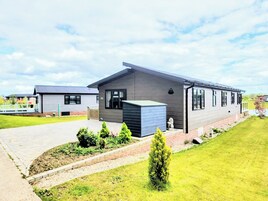 Cabin | Exterior