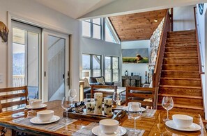 Dining - Bon Voyage with breathtaking Mountains View (Boone)